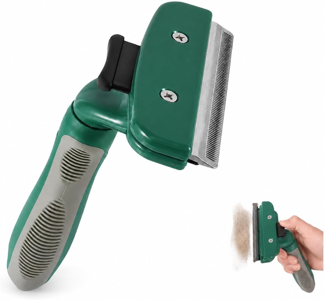 Brosse de toilettage Vasip verte montrant le mécanisme du bouton autonettoyant qui éjecte un bloc de poils morts de la lame en acier
