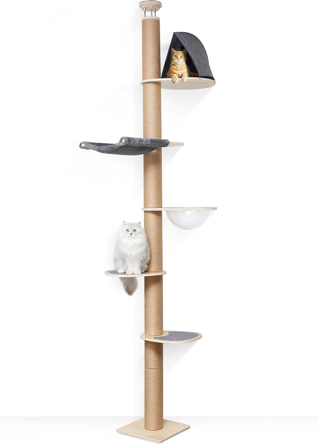 Arbre à chat FUKUMARU AT11-1 en bois clair avec hamac beige et chat roux qui grimpe