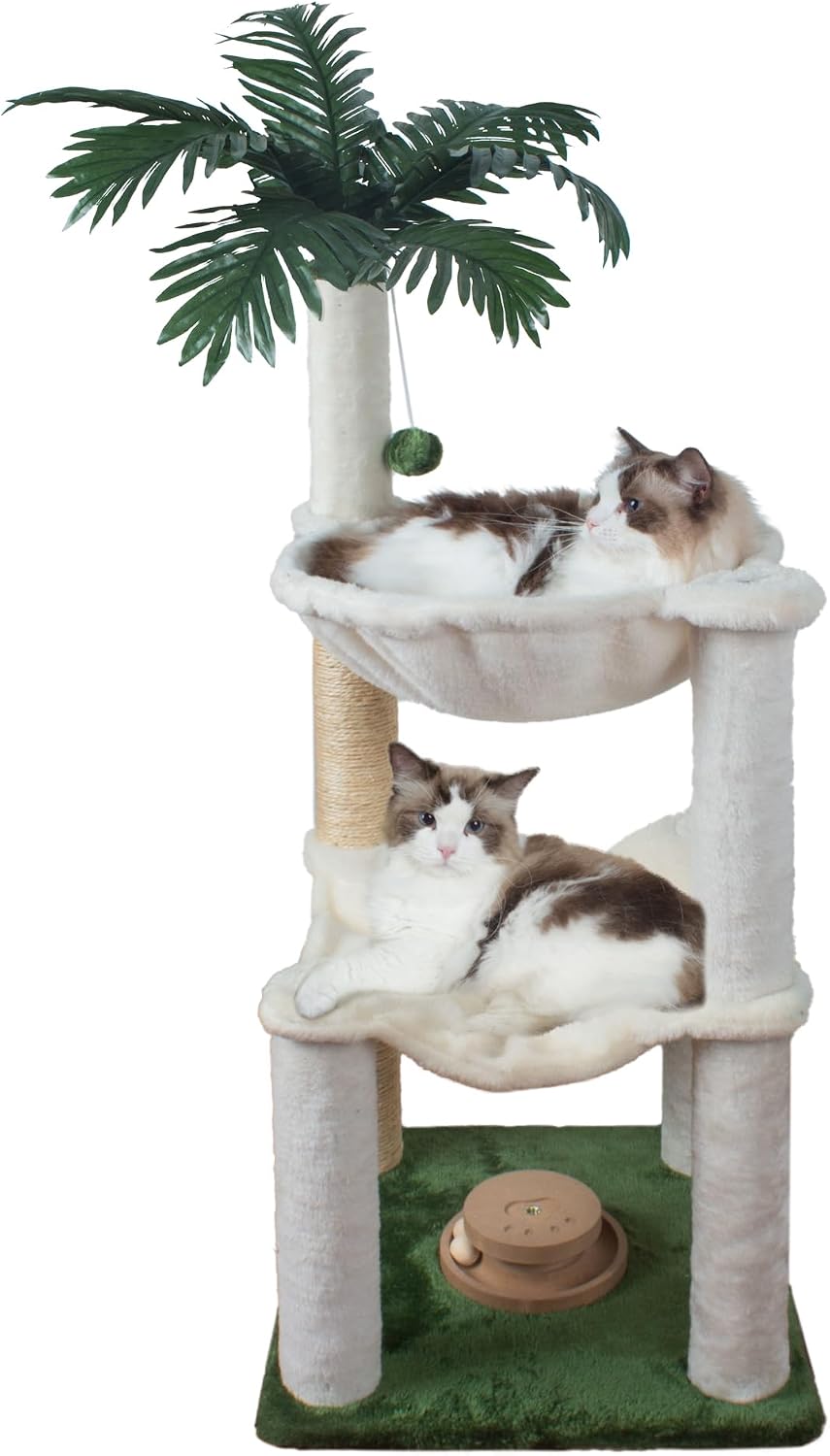 Chat de gouttière noir et blanc s'étirant sur le griffoir Fantasreen en forme de palmier, avec la base à balles visible