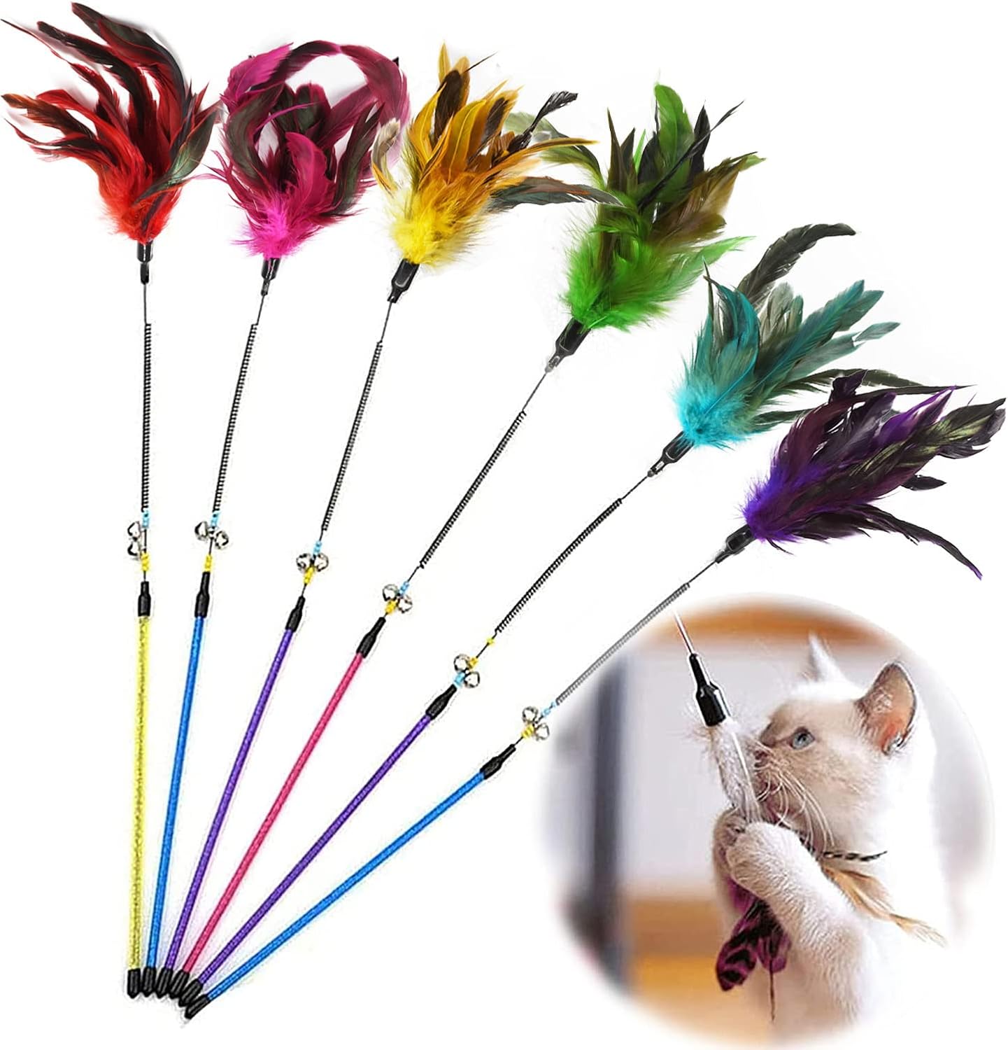 Ensemble de 6 baguettes à plumes colorées pour chat en cours d'utilisation